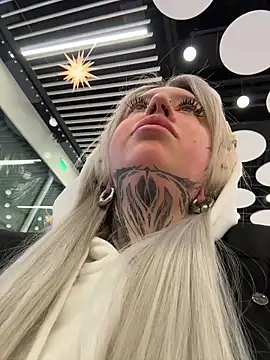 Snapshot of Chiibi chatting on 02-19-26, 09:38 Chiibi online show from 02-19-26, 09:38