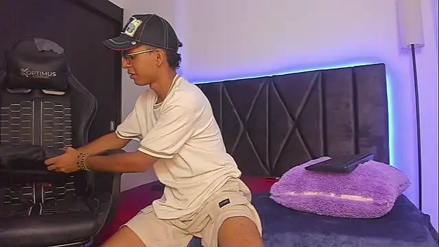 StellayDrake online show from 02-05-26, 03:27