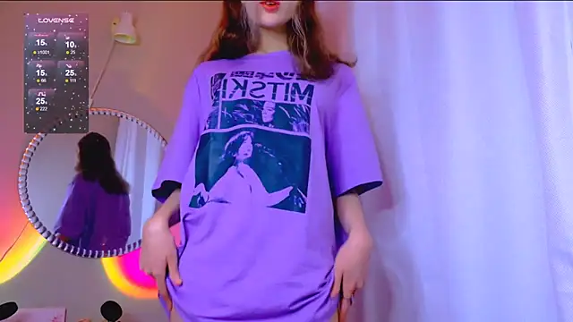 Snapshot of Maxine_gold chatting on 02-18-26, 07:21 Maxine gold online show from 02-18-26, 07:21