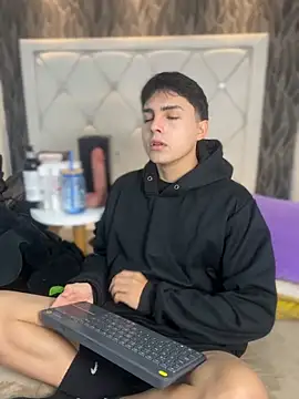 Samu Hott online show from 03-30-26, 08:21