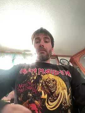 Snapshot of tommattsonn chatting on 03-20-26, 01:27 tommattsonn online show from 03-20-26, 01:27