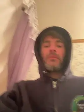 Snapshot of tommattsonn chatting on 03-25-26, 06:41 tommattsonn online show from 03-25-26, 06:41