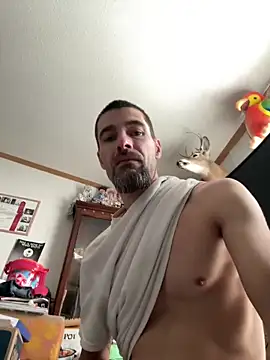 Snapshot of tommattsonn chatting on 04-27-26, 03:32 tommattsonn online show from 04-27-26, 03:32
