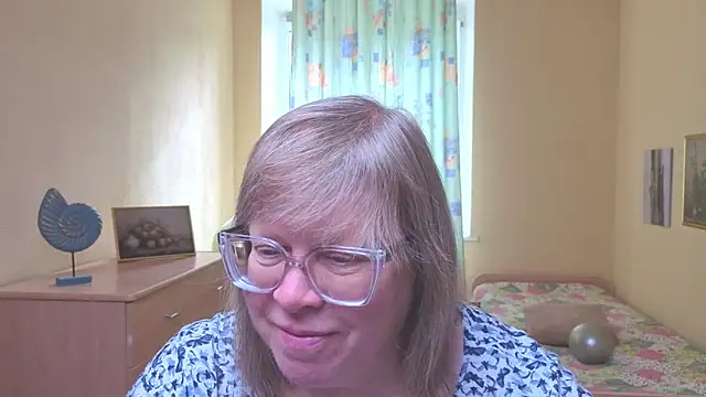 Snapshot of Emma_Eclipsee chatting on 03-03-26, 10:32 Emma Eclipsee online show from 03-03-26, 10:32