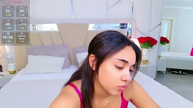 Snapshot of Luna_Cortier chatting on 05-27-26, 05:26 Luna Cortier online show from 05-27-26, 05:26