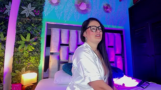 Snapshot of Mari_cooper1 chatting on 02-22-26, 11:53 Mari cooper1 online show from 02-22-26, 11:53