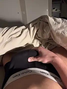 Snapshot of Robertocavall chatting on 02-22-26, 10:36 Robertocavall online show from 02-22-26, 10:36