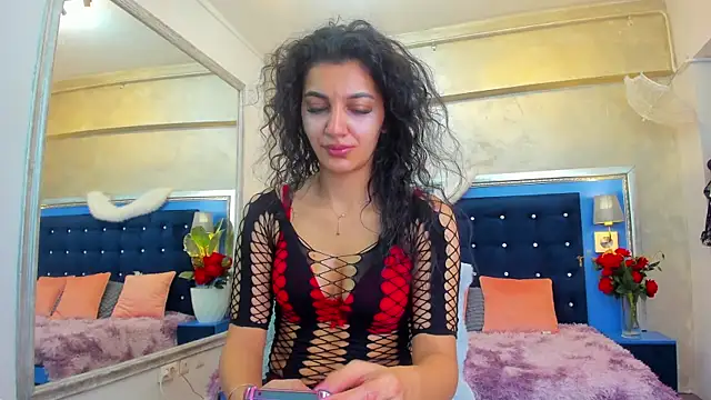 Snapshot of YasmineDelight chatting on 02-06-26, 08:18 YasmineDelight online show from 02-06-26, 08:18