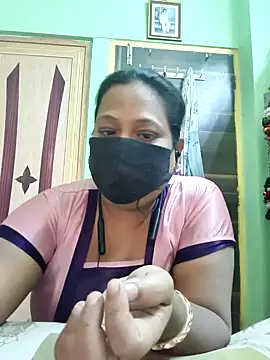 Snapshot of 06Rozi chatting on 02-25-26, 05:28 06Rozi online show from 02-25-26, 05:28