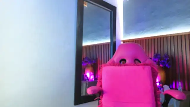 Snapshot of miss_monserrate01 chatting on 03-03-26, 01:06 miss monserrate01 online show from 03-03-26, 01:06