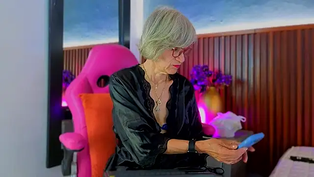 miss monserrate01 online show from 04-10-26, 02:00