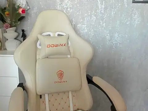 MistressMiia online show from 03-10-26, 08:08