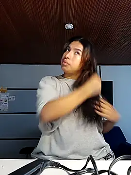 Snapshot of MeelFox chatting on 02-11-26, 12:32 MeelFox online show from 02-11-26, 12:32