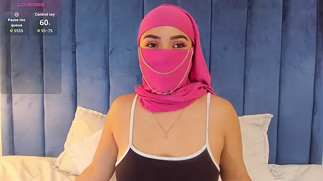 fatimarab   online show from 02-12-26, 03:45