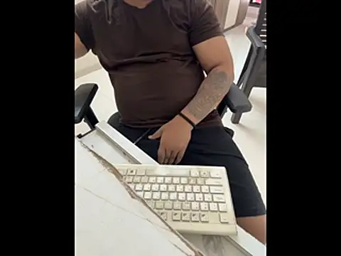 Snapshot of Rah0091 chatting on 02-26-26, 07:18 Rah0091 online show from 02-26-26, 07:18