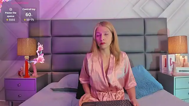 Snapshot of AlexaFoxx_ chatting on 02-10-26, 12:53 AlexaFoxx online show from 02-10-26, 12:53