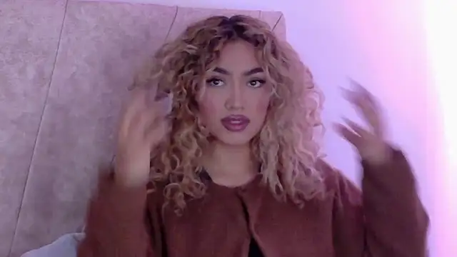 Snapshot of Maddy_Beluci chatting on 06-26-26, 01:10 Maddy Beluci online show from 06-26-26, 01:10