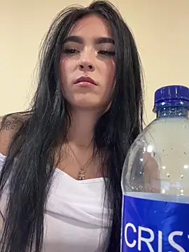 Sara Fernandez  online show from 03-02-26, 02:35