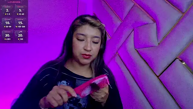 Snapshot of Dahiana_Dmour_ chatting on 02-20-26, 01:33 Dahiana Dmour online show from 02-20-26, 01:33