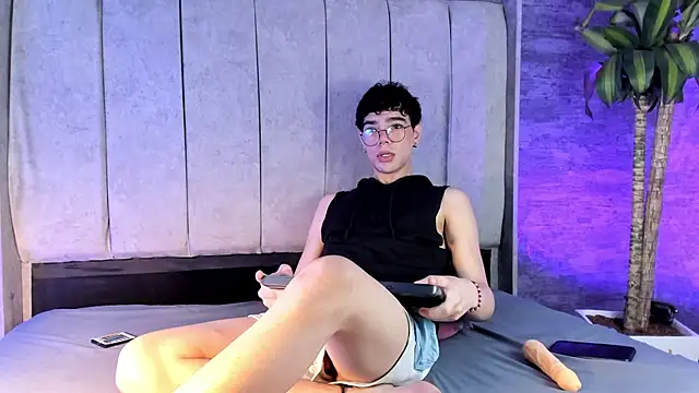 Snapshot of Elbombondelcircuit chatting on 02-26-26, 07:57 Elbombondelcircuit online show from 02-26-26, 07:57