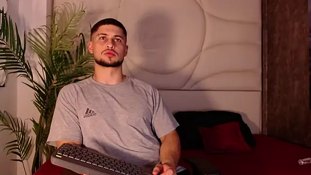 valenssio moretti online show from 03-18-26, 03:42