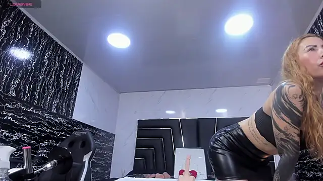 Snapshot of Ladyy_Scarlett chatting on 07-02-26, 02:33 Ladyy Scarlett online show from 07-02-26, 02:33