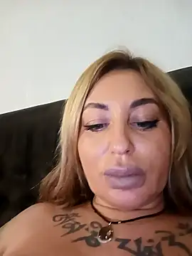 MiaMooly online show from 11-13-25, 04:17