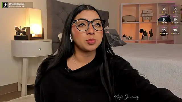 missvancouver online show from 04-15-26, 07:58