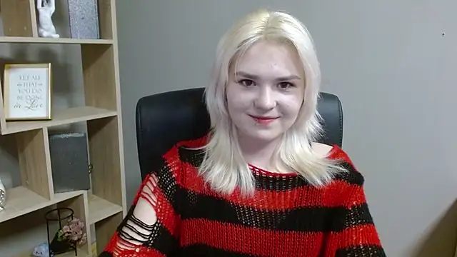 Snapshot of SweetLilyxo chatting on 02-10-26, 02:32 SweetLilyxo online show from 02-10-26, 02:32