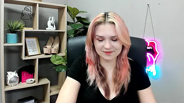 Snapshot of SweetLilyxo chatting on 07-02-26, 06:41 SweetLilyxo online show from 07-02-26, 06:41