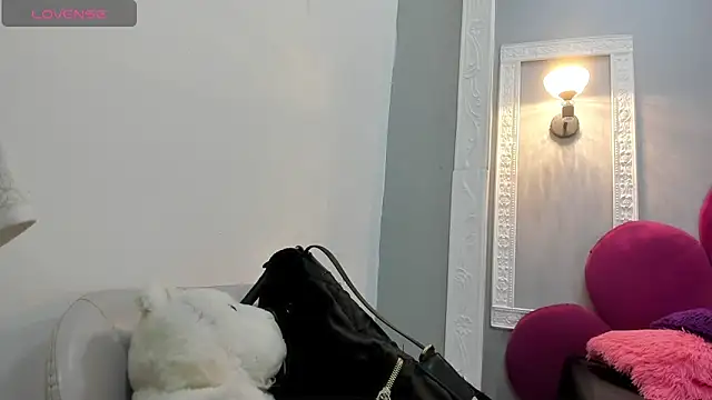 Raven love online show from 05-26-26, 07:54