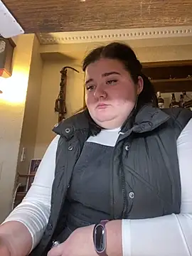 Snapshot of AngelKiras chatting on 02-17-26, 04:02 AngelKiras online show from 02-17-26, 04:02