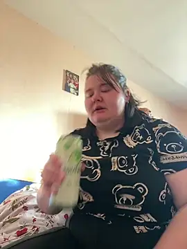 Snapshot of AngelKiras chatting on 03-04-26, 06:41 AngelKiras online show from 03-04-26, 06:41