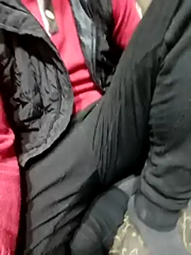 Snapshot of Aww21 chatting on 02-12-26, 09:10 Aww21 online show from 02-12-26, 09:10