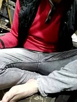 Snapshot of Aww21 chatting on 04-01-26, 08:39 Aww21 online show from 04-01-26, 08:39