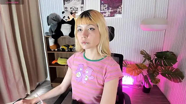 Laukyubey1 online show from 03-19-26, 07:40