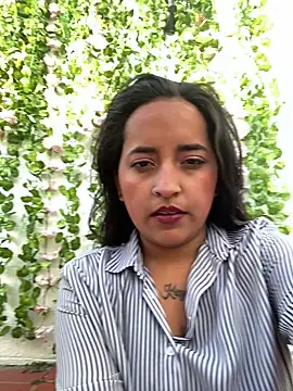 Snapshot of Annie_Alicee chatting on 03-04-26, 12:00 Annie Alicee online show from 03-04-26, 12:00