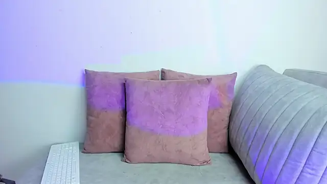 PamelaQueen  online show from 04-08-26, 05:46