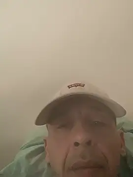 Snapshot of creativeX chatting on 02-13-26, 10:33 creativeX online show from 02-13-26, 10:33