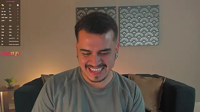 Snapshot of Chriss_Hunt chatting on 02-04-26, 02:17 Chriss Hunt online show from 02-04-26, 02:17