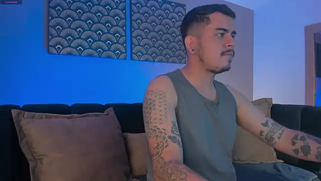 Snapshot of Chriss_Hunt chatting on 02-06-26, 11:41 Chriss Hunt online show from 02-06-26, 11:41