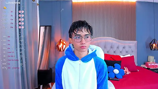 Noa 03 online show from 04-17-26, 01:36