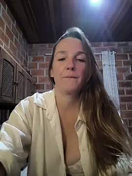 Snapshot of Loirinha_surf chatting on 02-21-26, 07:31 Loirinha surf online show from 02-21-26, 07:31