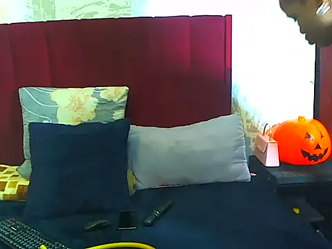 Lindabee34 online show from 02-24-26, 12:19