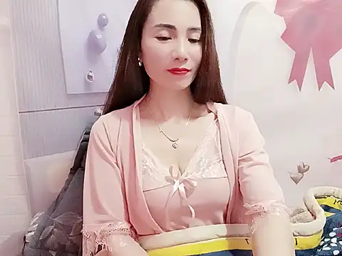 Snapshot of Hello-Kitty001 chatting on 02-11-26, 07:35 Hello-Kitty001 online show from 02-11-26, 07:35