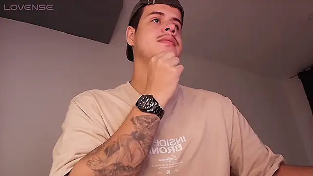 Snapshot of BjornSteel chatting on 02-12-26, 11:44 BjornSteel online show from 02-12-26, 11:44