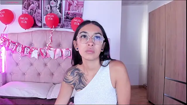 Snapshot of liittle__baby chatting on 02-21-26, 12:06 liittle baby online show from 02-21-26, 12:06