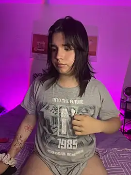 Daniellesins1 online show from 04-17-26, 03:53