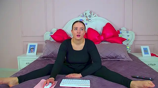 ElinaBellucci online show from 03-13-26, 04:19