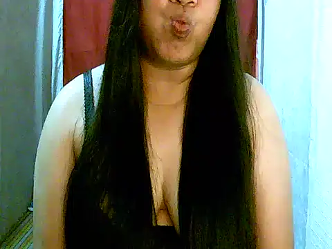 Snapshot of strip_berry chatting on 02-14-26, 12:35 strip berry online show from 02-14-26, 12:35